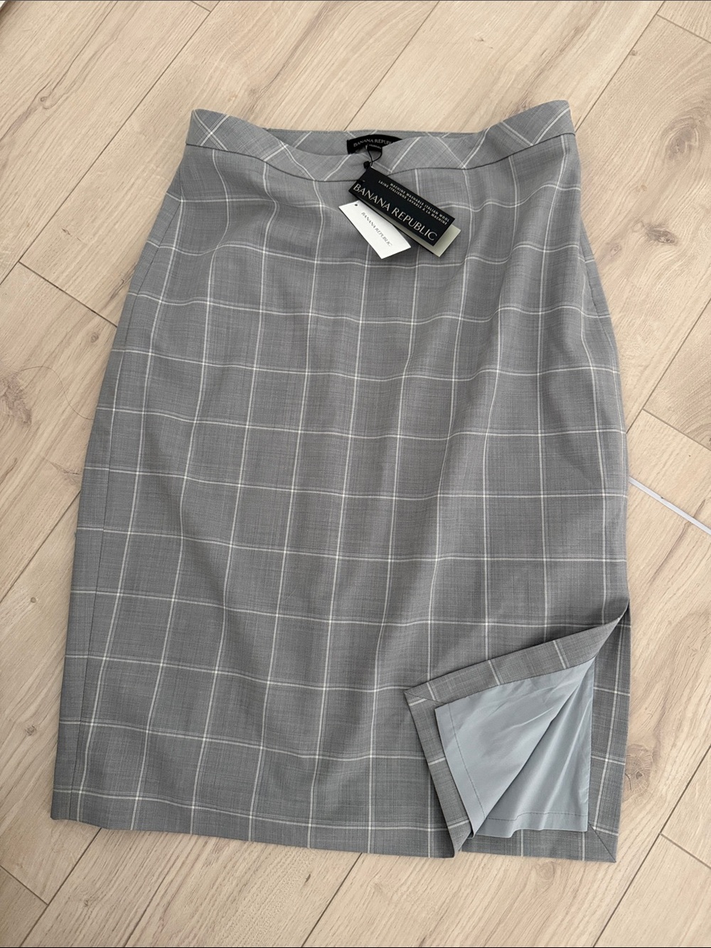Banana Republic NWT Gray Windowpane Pencil Skirt